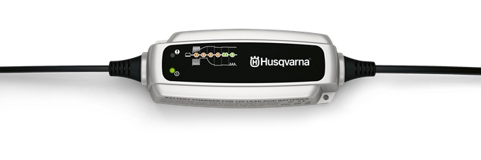 Husqvarna Ładowarka do akumulatorów BC 0.8 w grupie Produkty do pielęgnacji ogrodów oraz do gospodarki leśnej marki / Husqvarna Kosiarka samojezdna / Zestaw serwisowy i akcesoria w GPLSHOP (5794501-01)