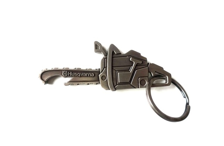 Keyring/Bottle Opener Husqvarna w grupie Produkty do pielęgnacji ogrodów oraz do gospodarki leśnej marki / Husqvarna Wyposażenie i odzież ochronna / Odzież robocza / Akcesoria w GPLSHOP (5909600-01)