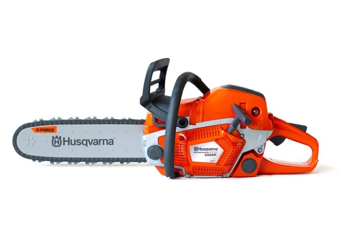 Pilarka Husqvarna Zabawka dla dzieci 550XP w grupie Produkty do pielęgnacji ogrodów oraz do gospodarki leśnej marki / Husqvarna Zabawki dla dzieci w GPLSHOP (5996087-01)