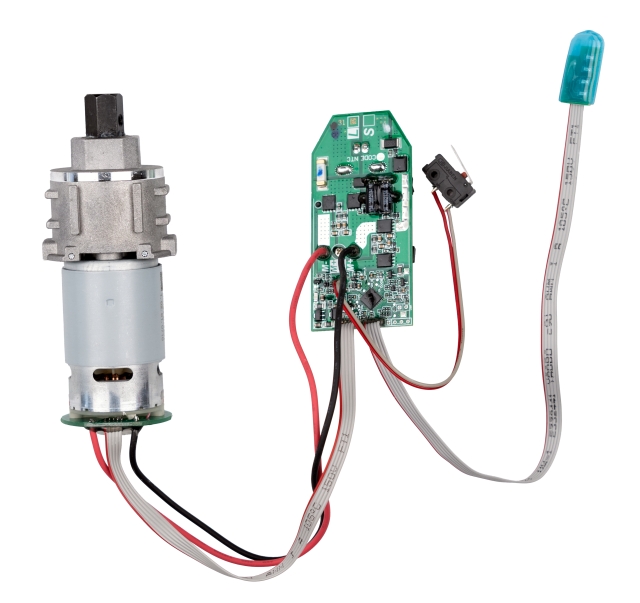 Silnik z obwodem elektronicznym