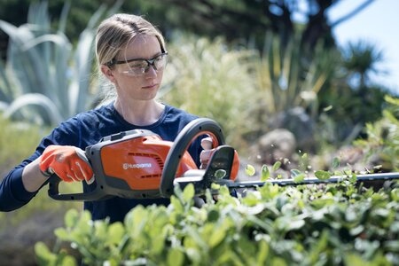 Batteridrivna häcksaxar från Husqvarna