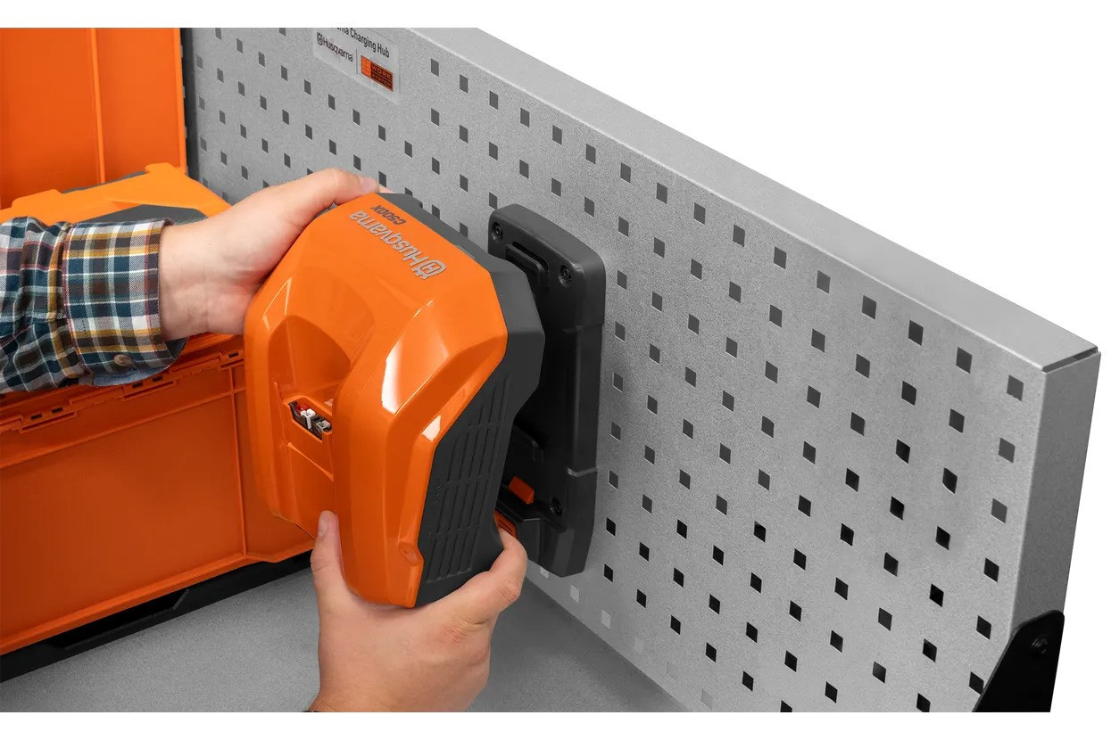 Płyta montażowa na ścianę Husqvarna do ładowarki C500X i C750X