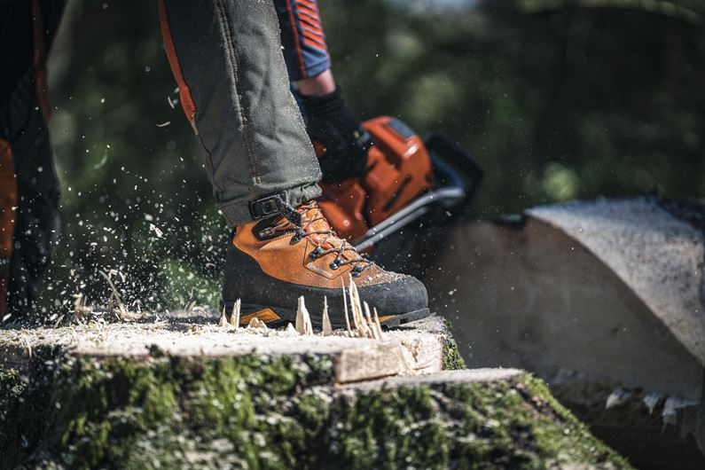Buty ochronne z ochroną przed przecięciem Husqvarna Technical 2021