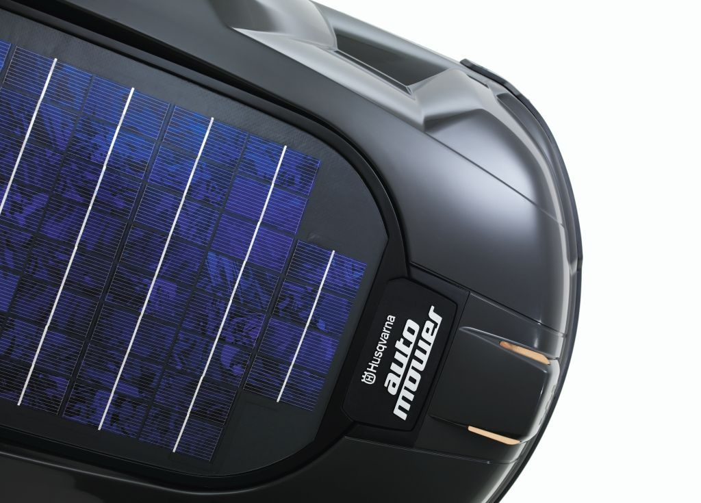 Husqvarna Automower® Solar Hybrid