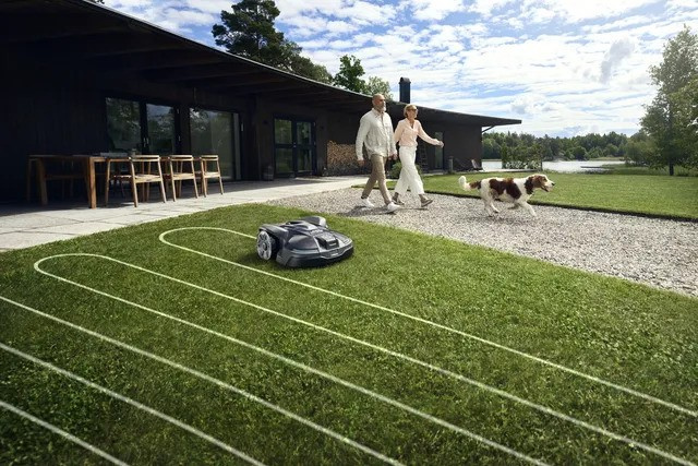 Husqvarna Automower® 310E Nera z technologią bezprzewodową