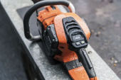 Husqvarna 435i w zestawie BLi30 i QC250 Husqvarna 435i w zestawie BLi30 i QC250