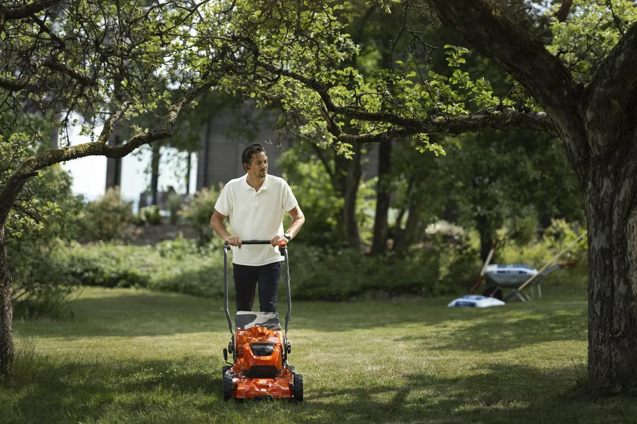 Husqvarna LC 251i bez akumulatora i ładowarki