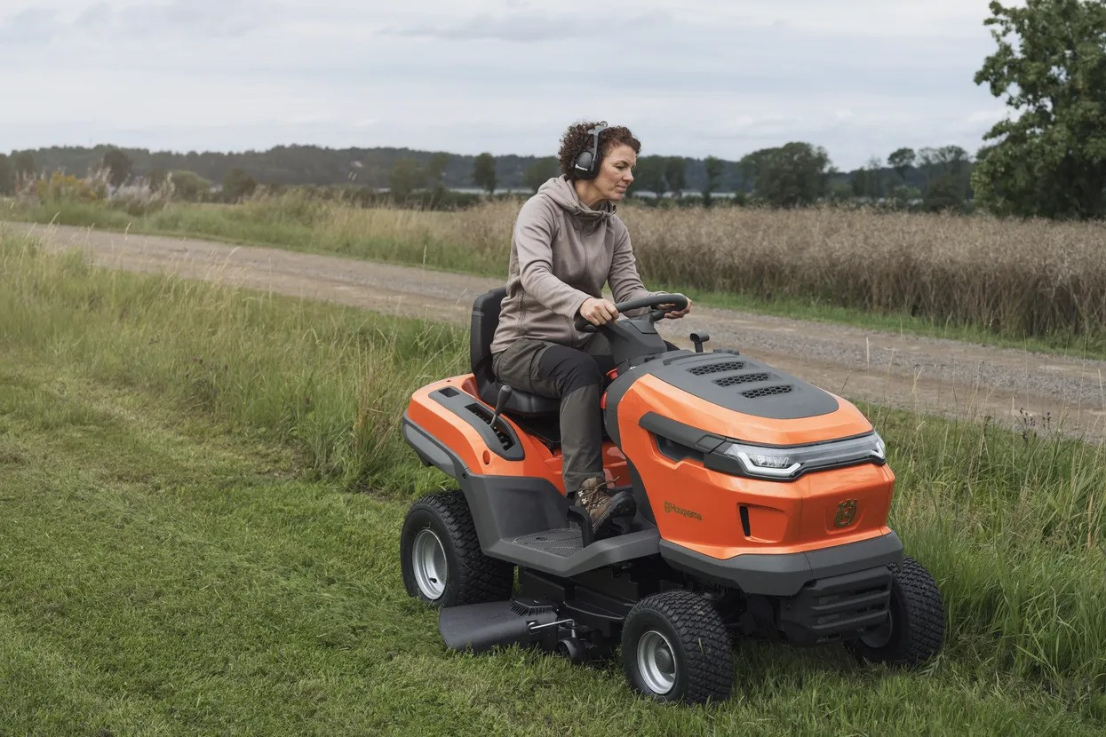 Husqvarna TS 215T Traktor ogrodowy