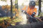 Husqvarna 550i XP® G z akumulatorem i ładowarką Husqvarna 550i XP® G z akumulatorem i ładowarką