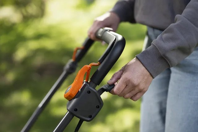 Husqvarna LB 246iS Kosiarki