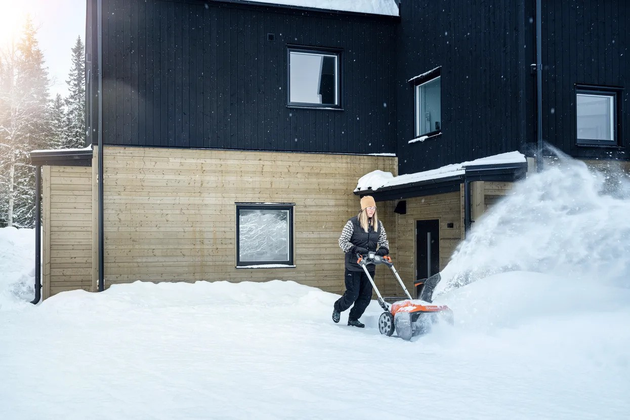 Husqvarna ST 253i Odśnieżarka