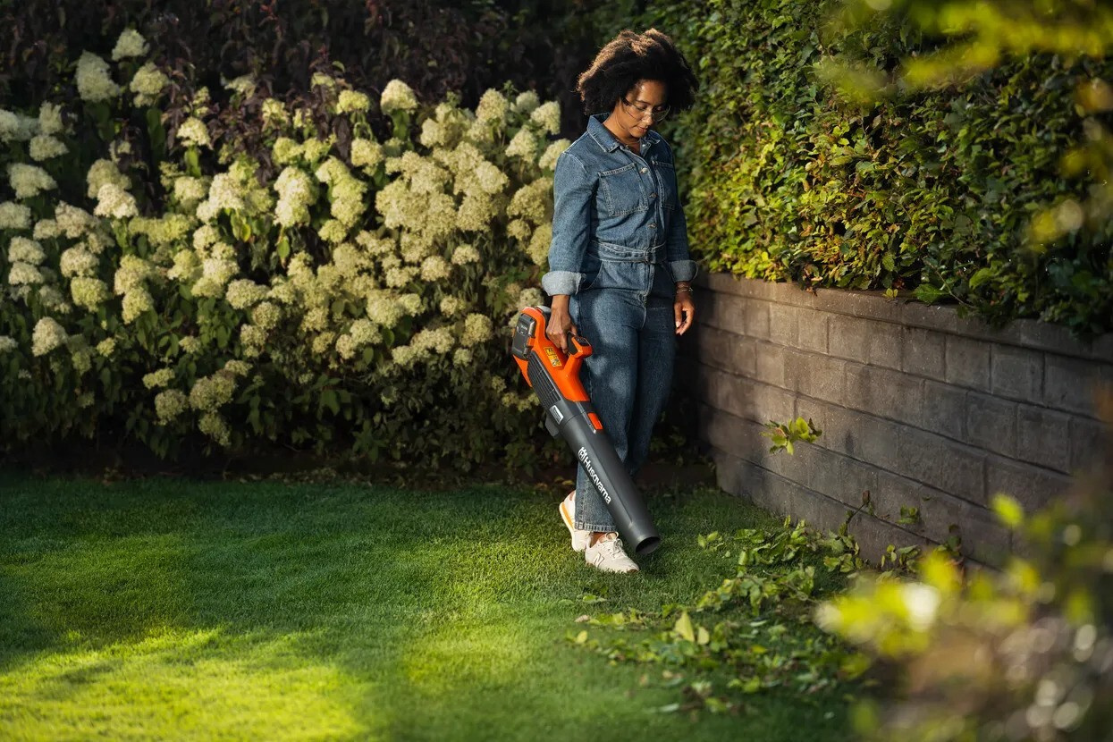 Husqvarna 122iB z akumulatorem i ładowarką